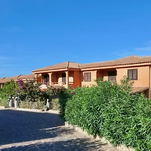 Appart hôtel A Golfo Di Marinella A 450 Mt Dal Mare, Marinella (Sardinia)